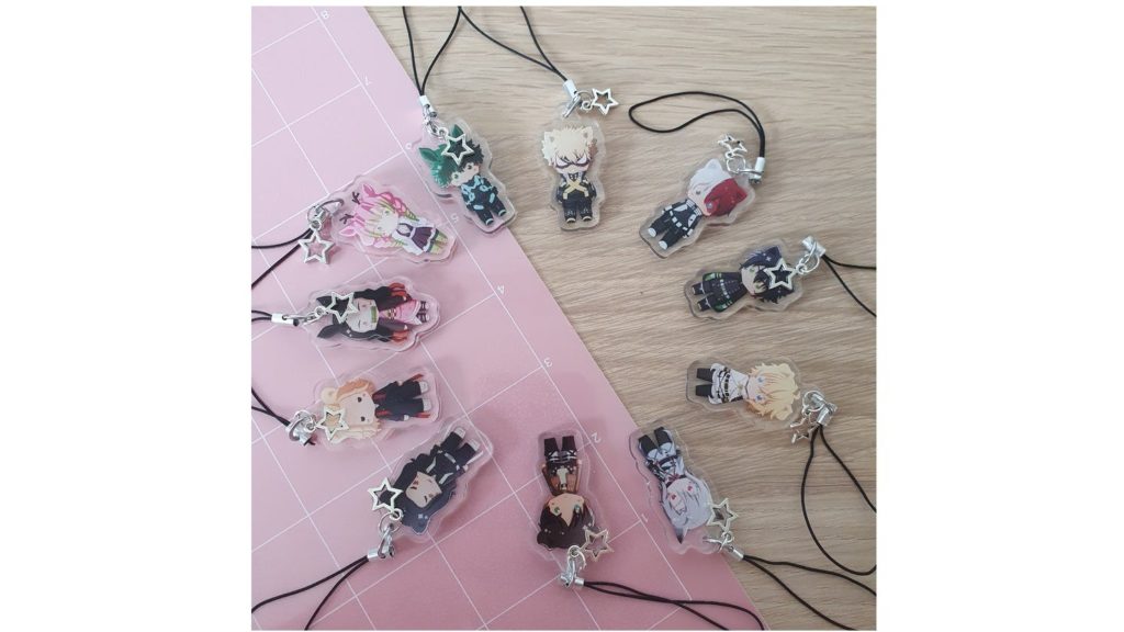 Aruious phone charms