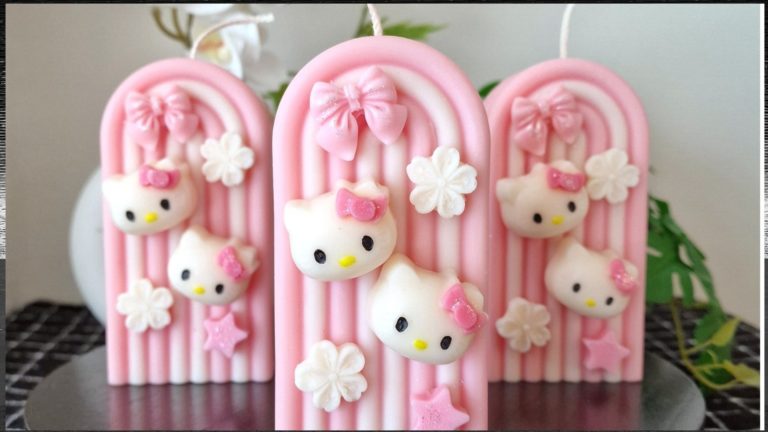 Hello Kitty candle