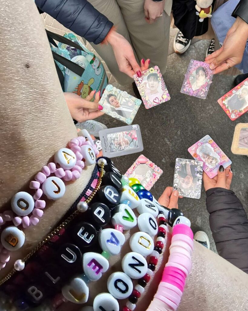 Freebie & photocard trading