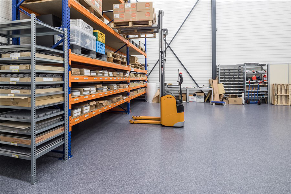 Industrial locking tile