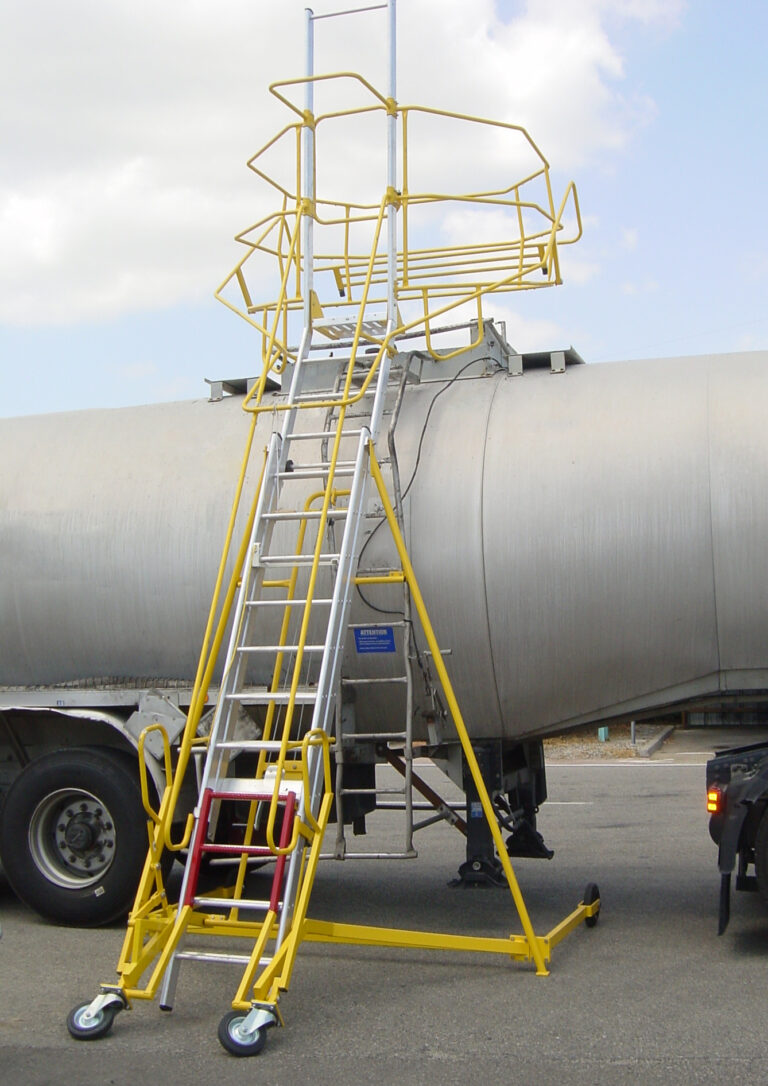 Mobiele veiligheidsladder, voor toegang tot tanks, containers en wagons