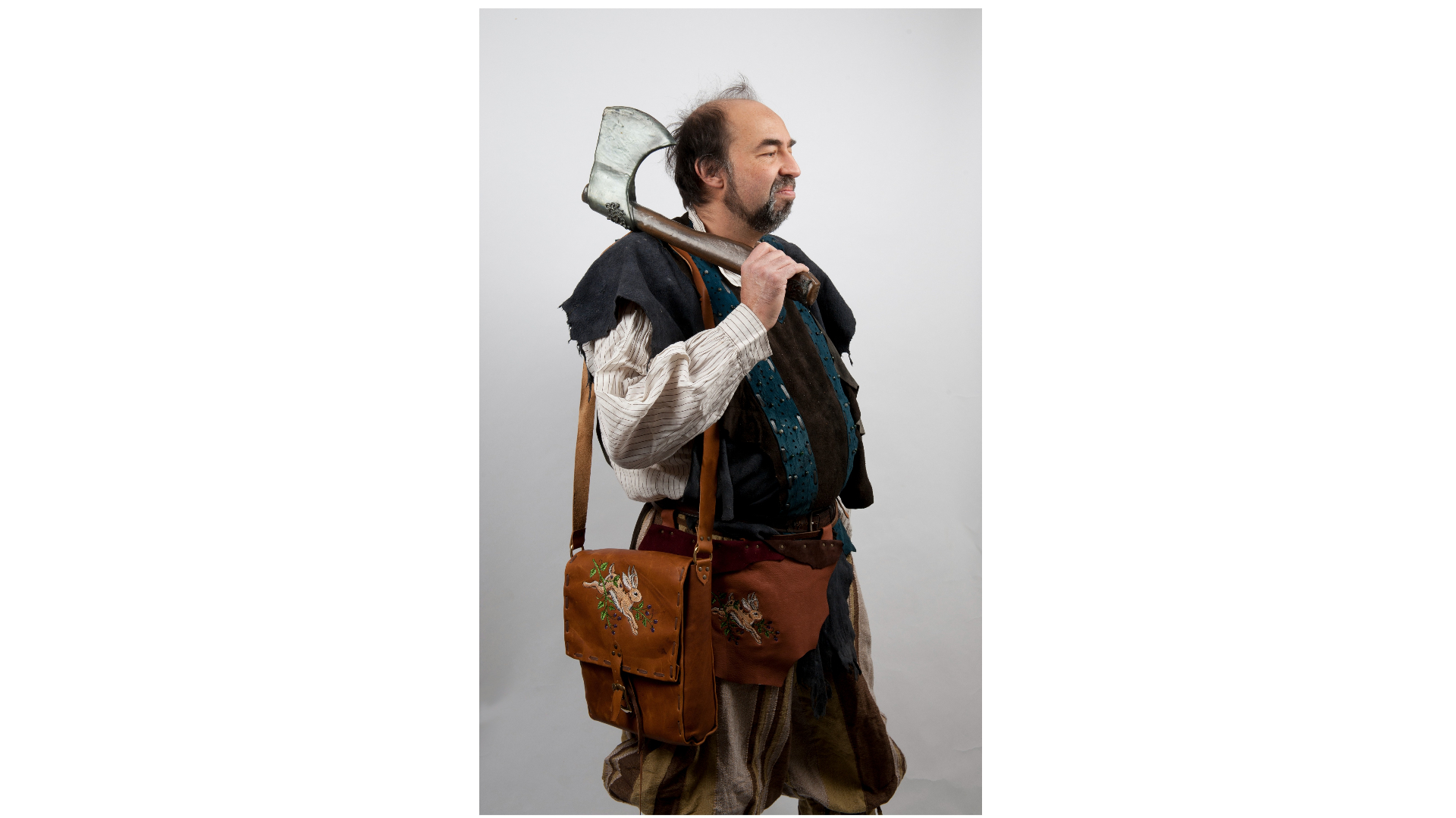 Grote lederen schoudertas met borduursel