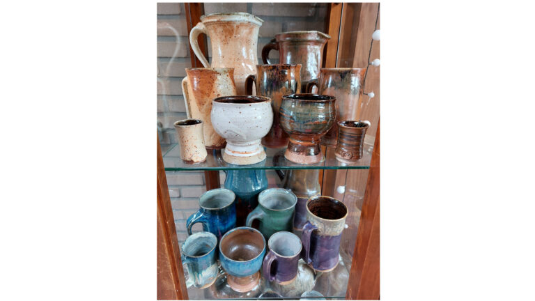Jugs, Tankards, Calices and Shots in Black/brown Tenmoku and White/orange Shino