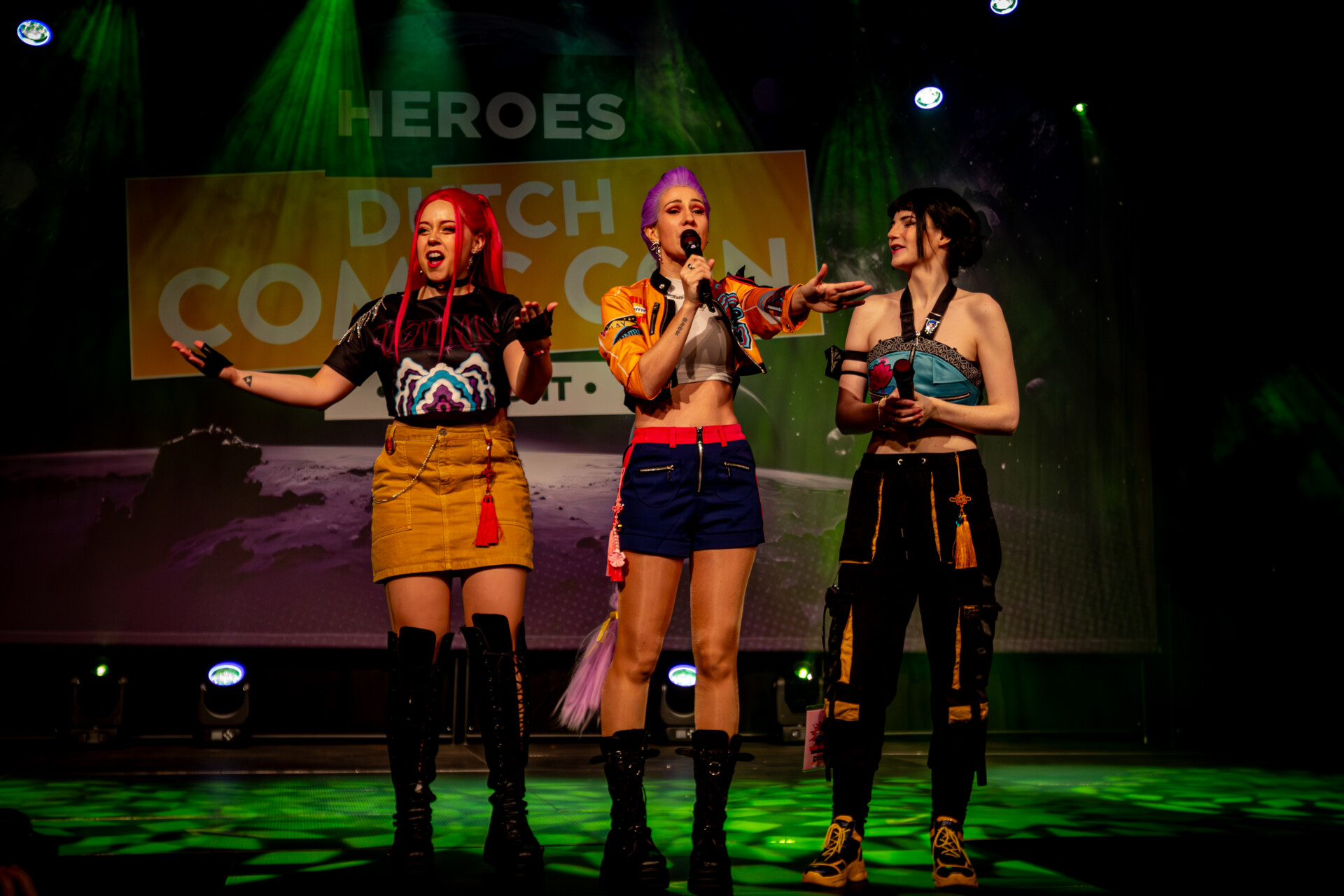 Cosplay guest on stage hosting at Heroes Dutch Comic Con.