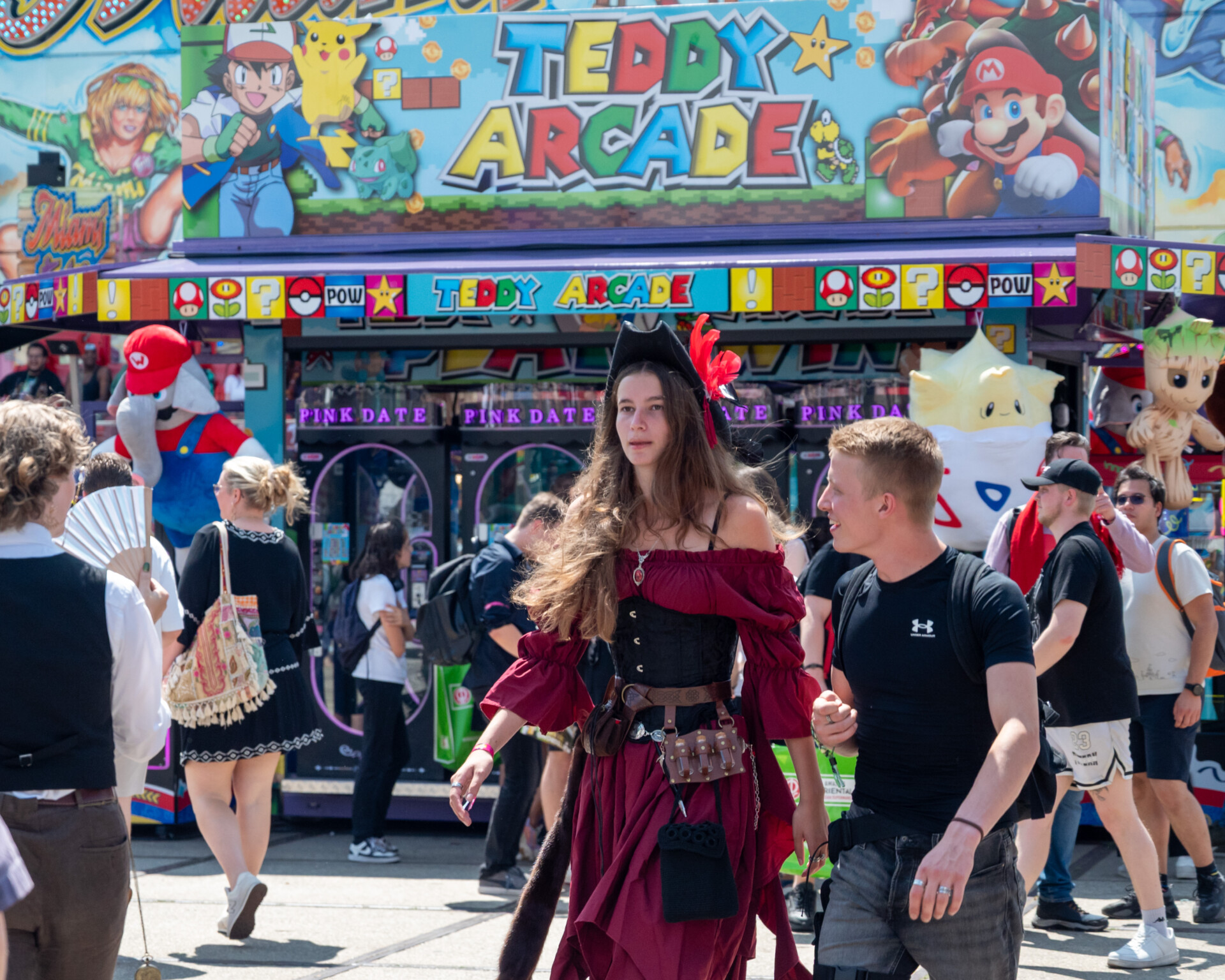 Heroes Dutch Comic Con visitors enjoying the outdoor area during the summer edition