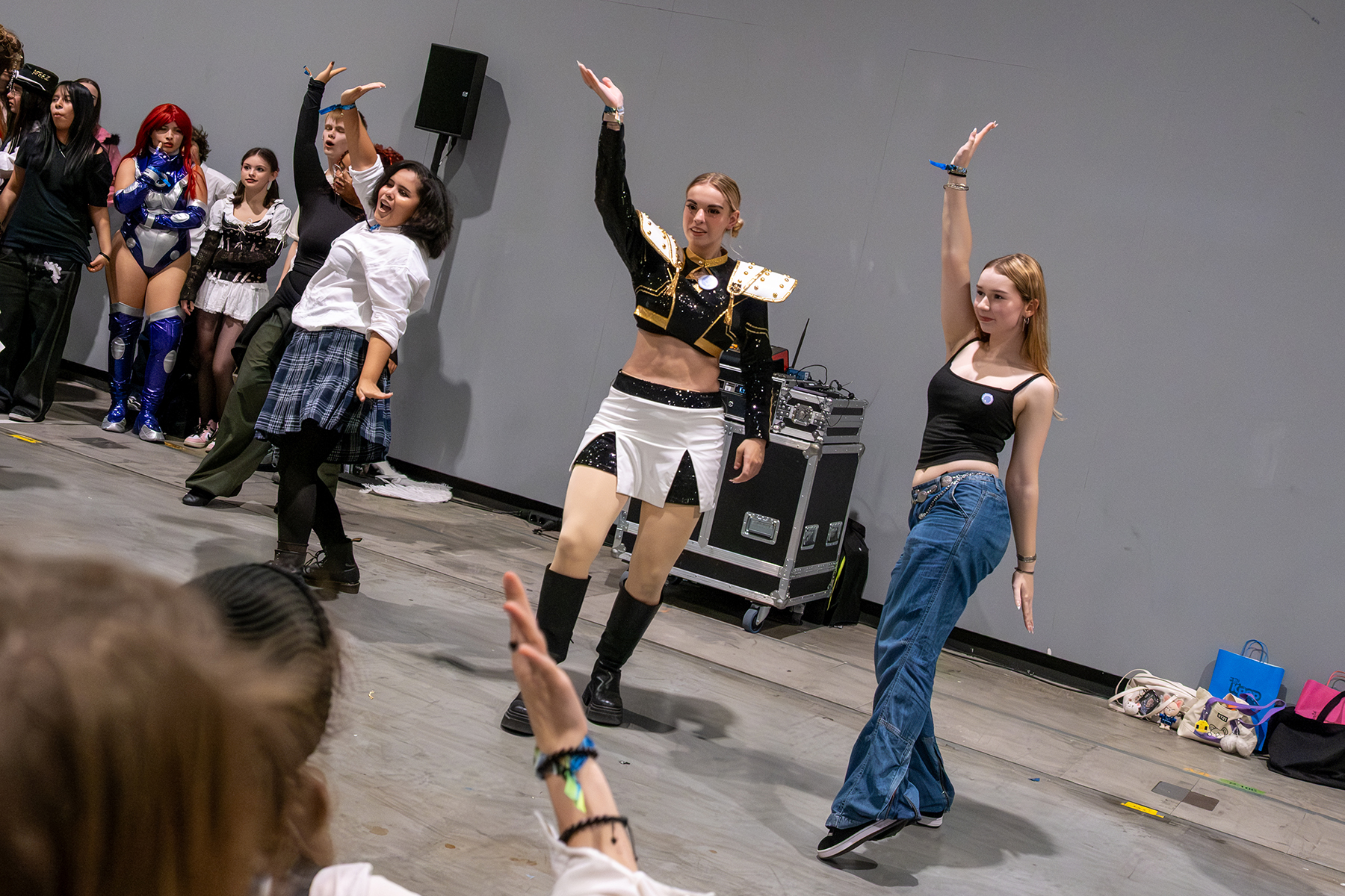 K-pop fans dancing in the K-pop Area at Heroes Dutch Comic Con