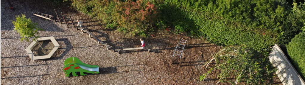 Idemax Bv / Speelplaatsmeubel