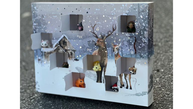 Advent Calender in multiple classic motives made with paper that is filled with cute small animals made with high quality