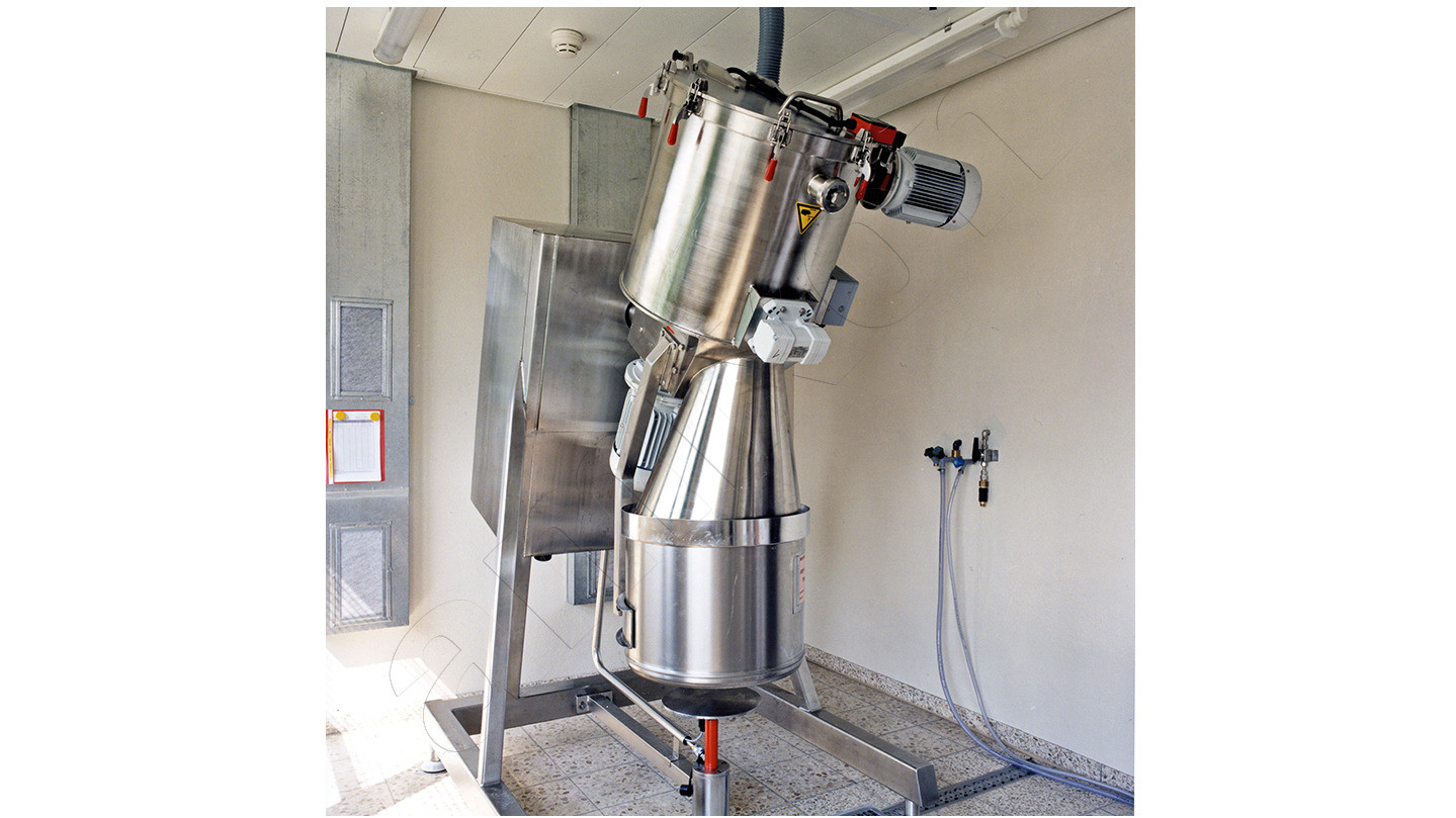 Single-shaft mixer with standard drum