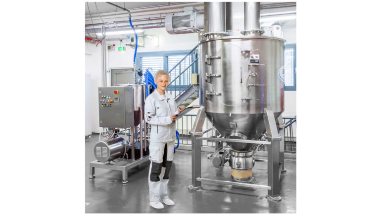 Vertical cone mixer