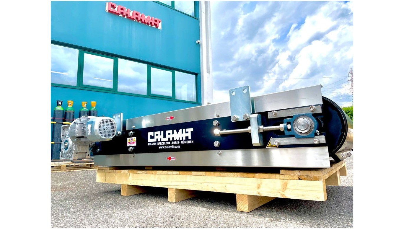 Permanent magnetic belt iron remover