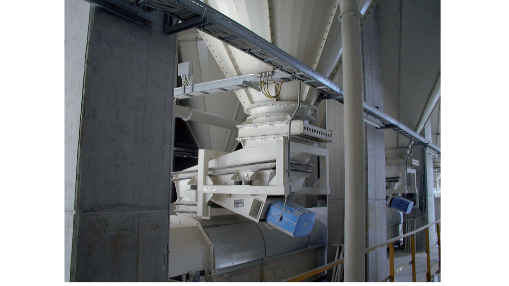 ESTRATTORE VIBRANTE ELETTROMAGNETICO PER CALCE