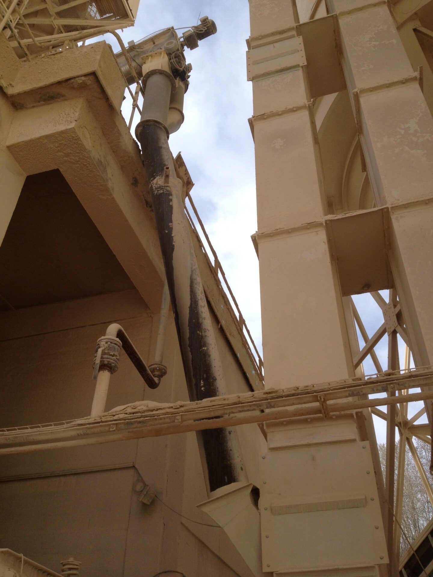 ELM-Bucket Elevator with link chains with pins and bushes