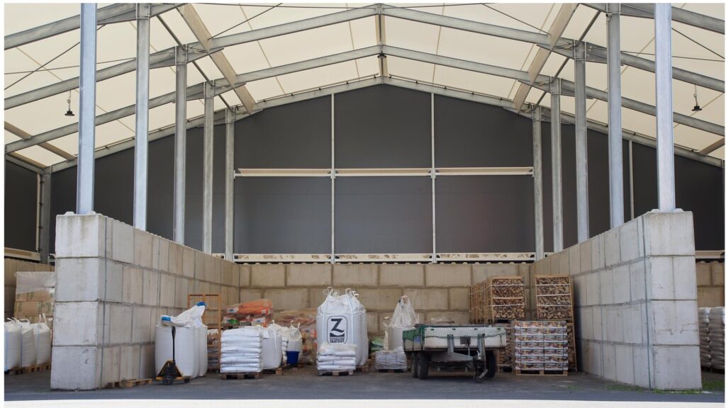Capannoni di stoccaggio e coperture