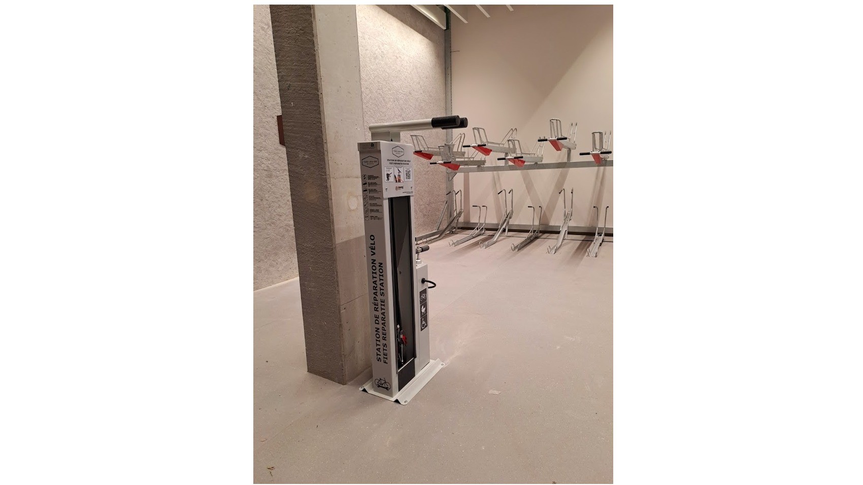 Borne de réparation pour vélos