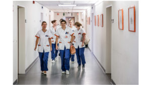 Travailler en bonne santé et en toute sécurité dans le secteur des soins