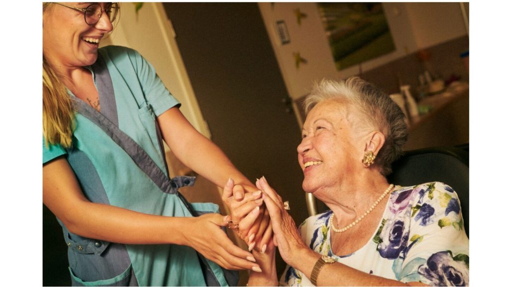 Heb je een hart voor onze bewoners die wij graag Mentors noemen, omdat ze zo rijk zijn aan levenservaring? En ben je op zoek naar een boeiende job? Dan is de COmmunity Armonea de perfecte plek voor jou.