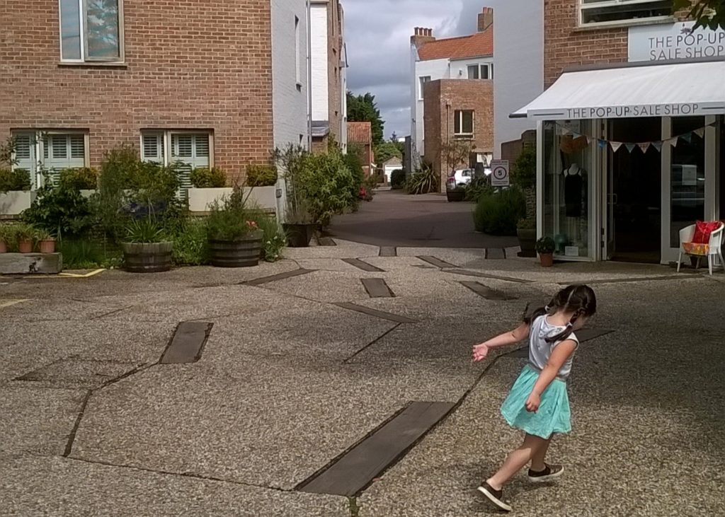 Tibbys Triangle street play