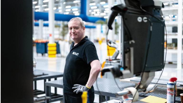 Production employee (gn)* for CNC laser and bending machines, career changers
