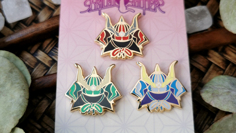 Helmet Mini – Hard Enamel Pin – Gold