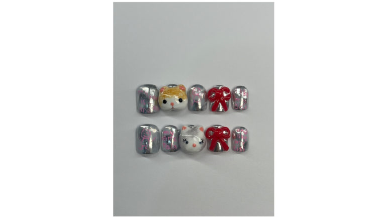 Chrome cat nails