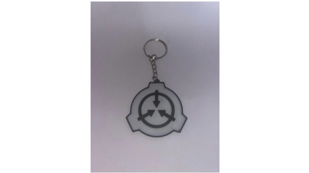 witte scp-sleutelhanger