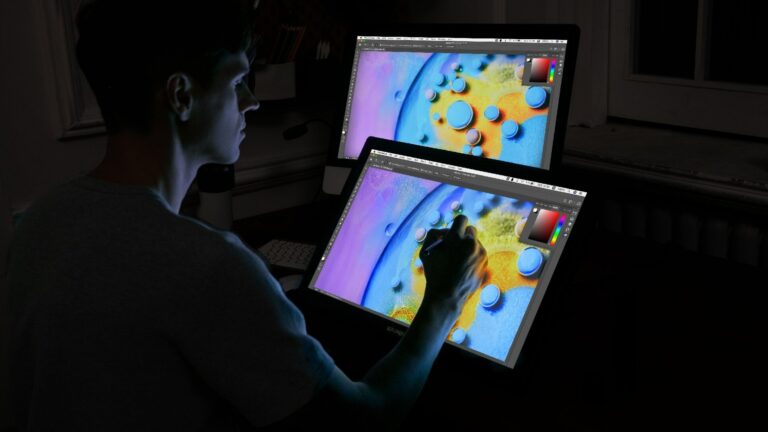 Artist 22 2nd Gen à écran de 21,5 pouces offrant une excellente précision des couleurs de 86 % NTSC (Adobe® RGB≥90 %, sRGB≥122 %)