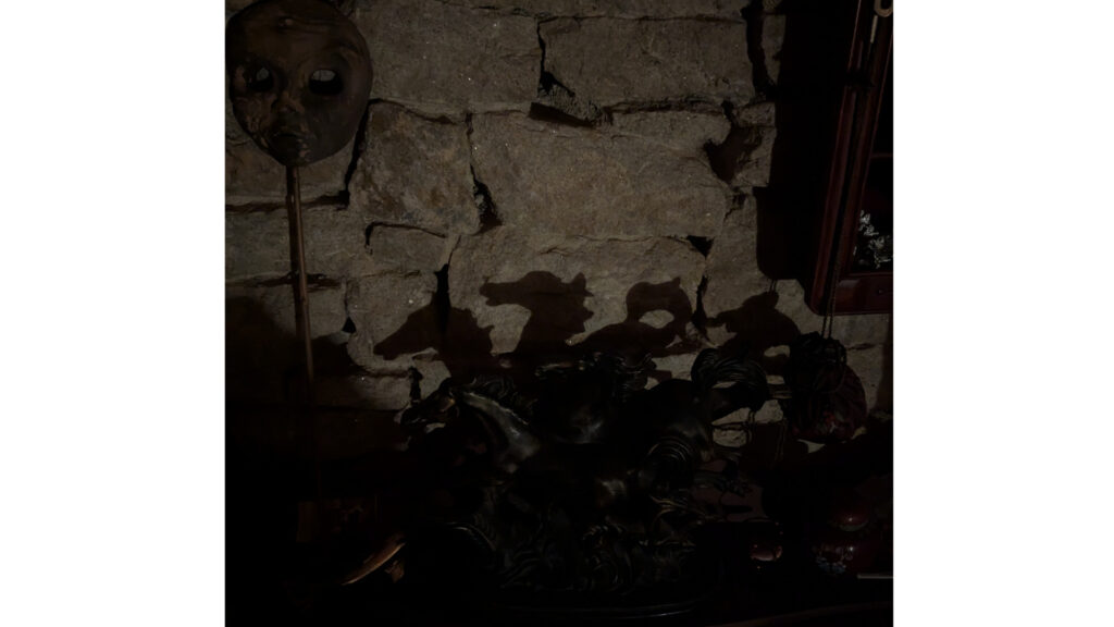 In volle galop! Het is tijd voor weer een knotsgekke Mia! De sprookjesbalie staat al te popelen om je binnenkort weer te zien…