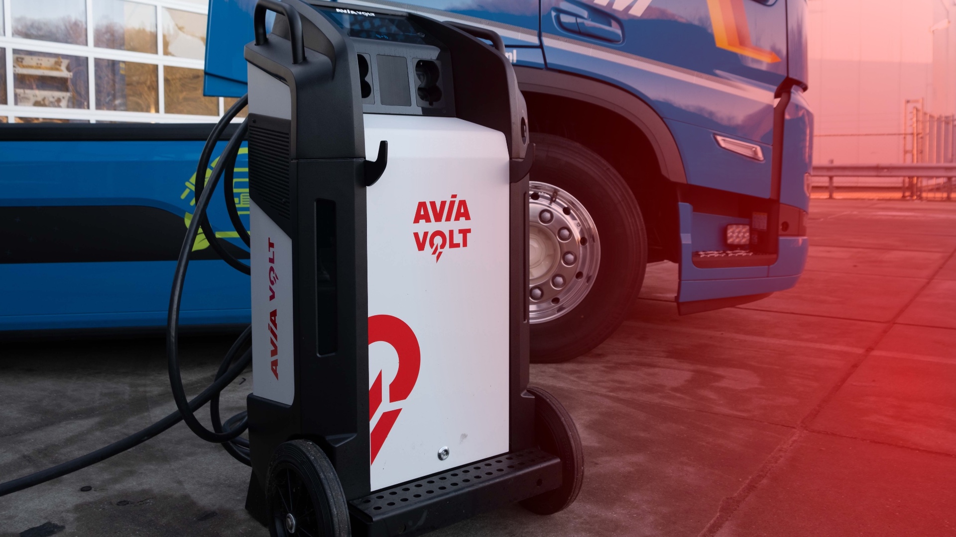 AVIA VOLT Movable Charger