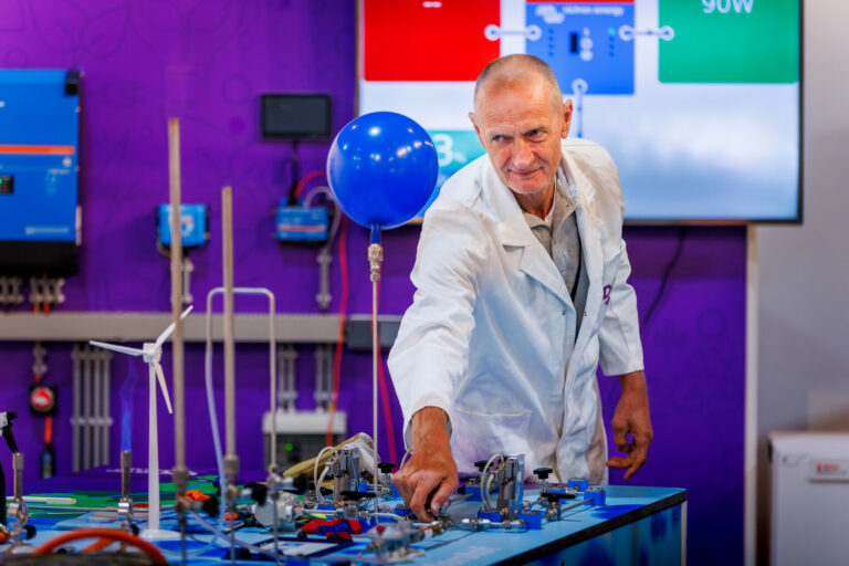 20250910_1934_EwaldGeerdink_InstallatieVakdagen_1B8A6786-CR3__