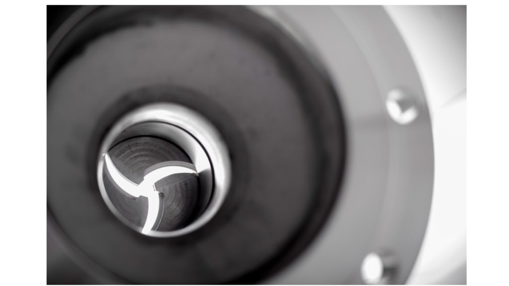 The new way of controlling the flow: Dilating Disc Valve