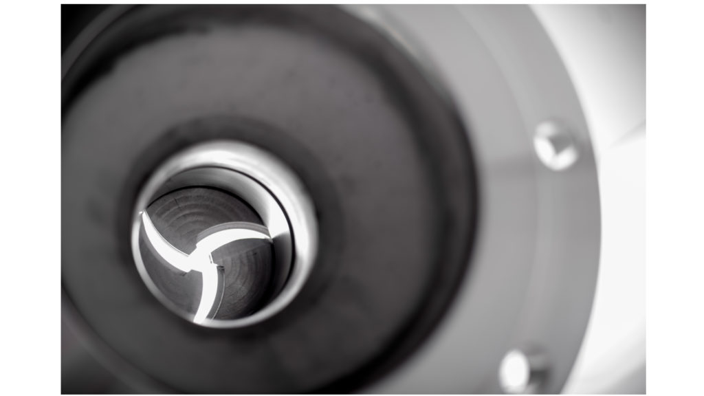 The new way of controlling the flow: Dilating Disc Valve