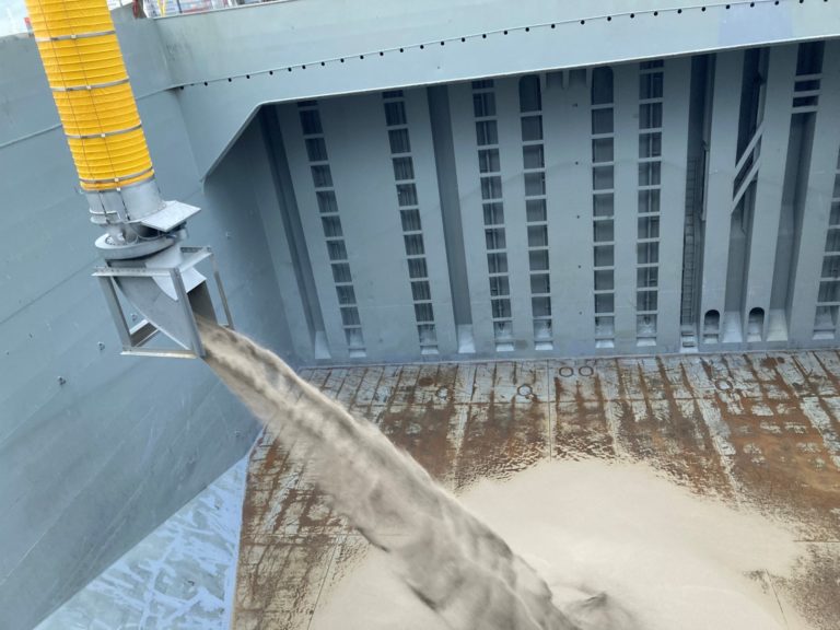 Loading chute for fertilizer