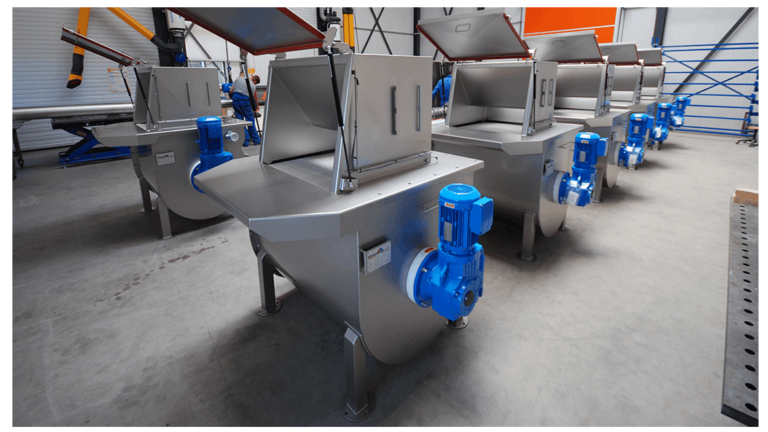 Bag tipping station for 25kg bags to cut and unload.
