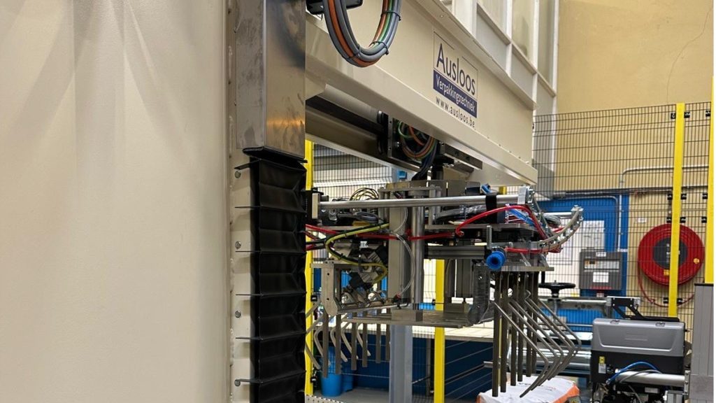 Automatic Winner 400 robot palletizer for valve bags for Inveja