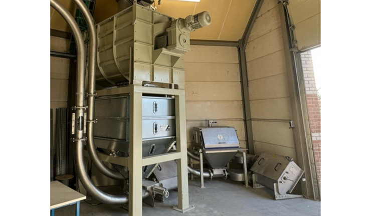 Lintmenger met galva bufferbunker en RVS kettingtransport