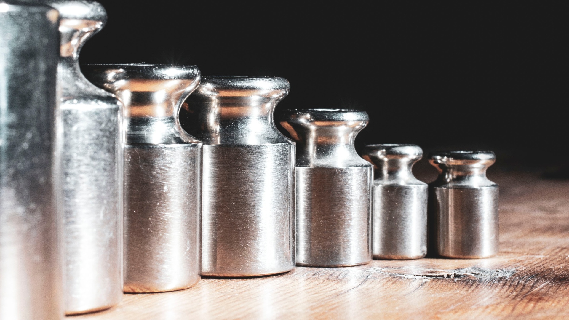 Measuring weighing quality – Understanding accuracy and standard deviation for operational excellence