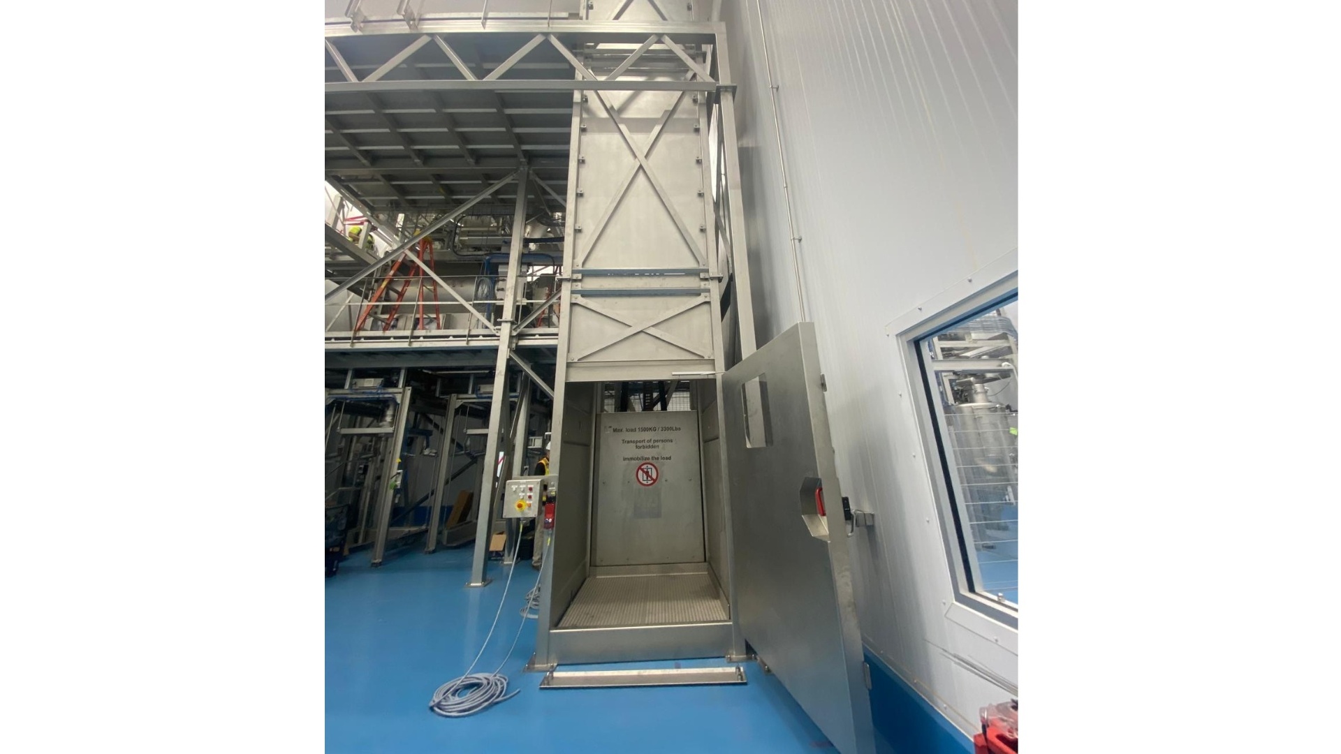 Stainless steel lift for pallets, IBCs, and FIBCs