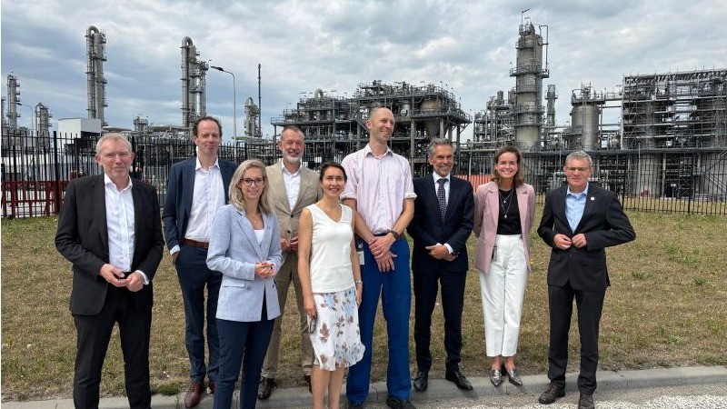 Trade, investment climate and resilience central to Prime Minister Schoof’s working visit to the port