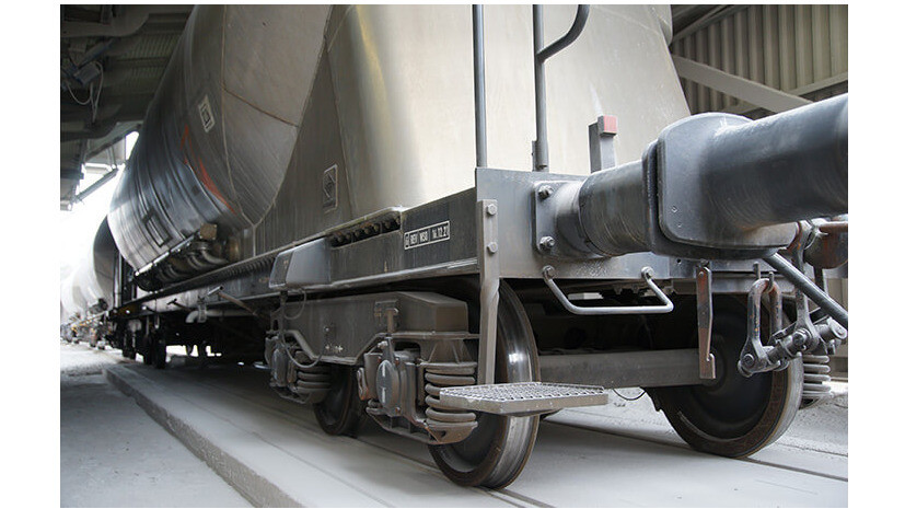 Underfloor railway scale with SysTec weighing terminal