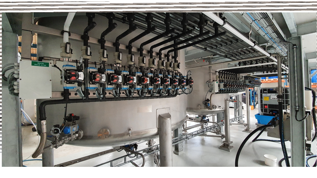 Automated dosing installation for mixing of different cleaning products