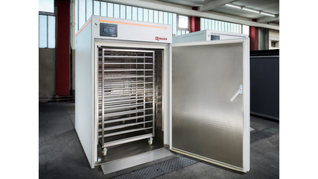 Batch furnace with trolley