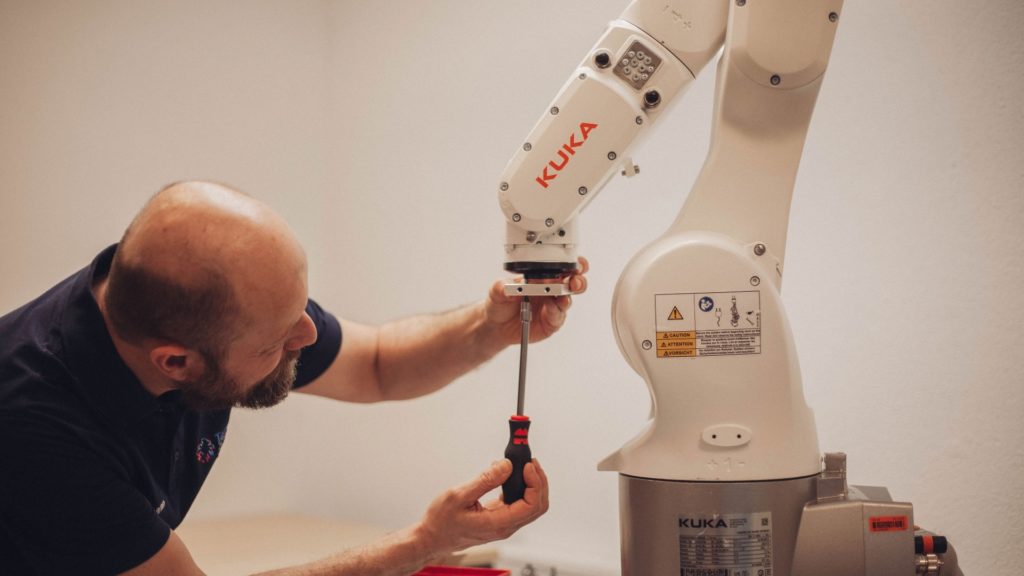 Roboterwartung KUKA / Yaskawa