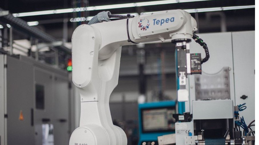 Unloading and loading robots for lathes and milling machines – All ... image.