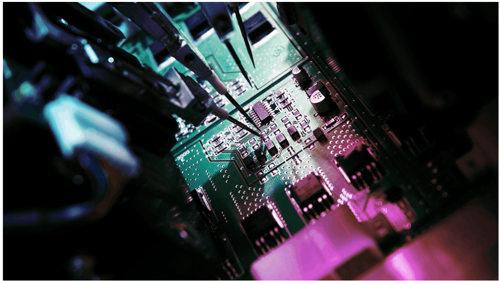 Funktionstests von Leiterplatten oder elektronischen Geräten (Testing für Hardware)