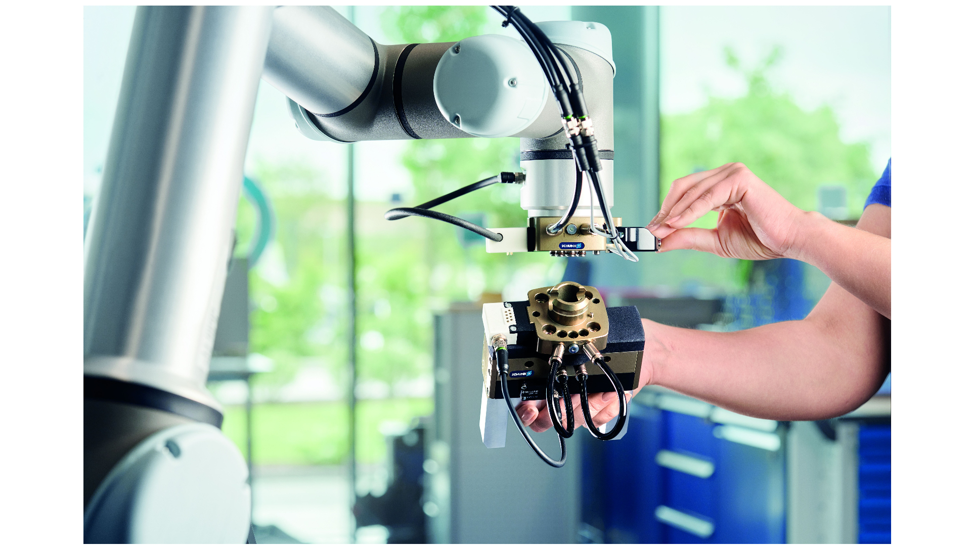 CMS: Easy tool changes in seconds