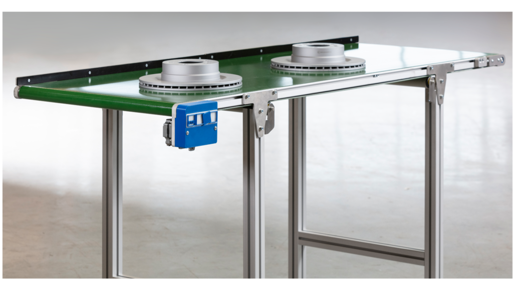 Supply and discharge conveyor technology