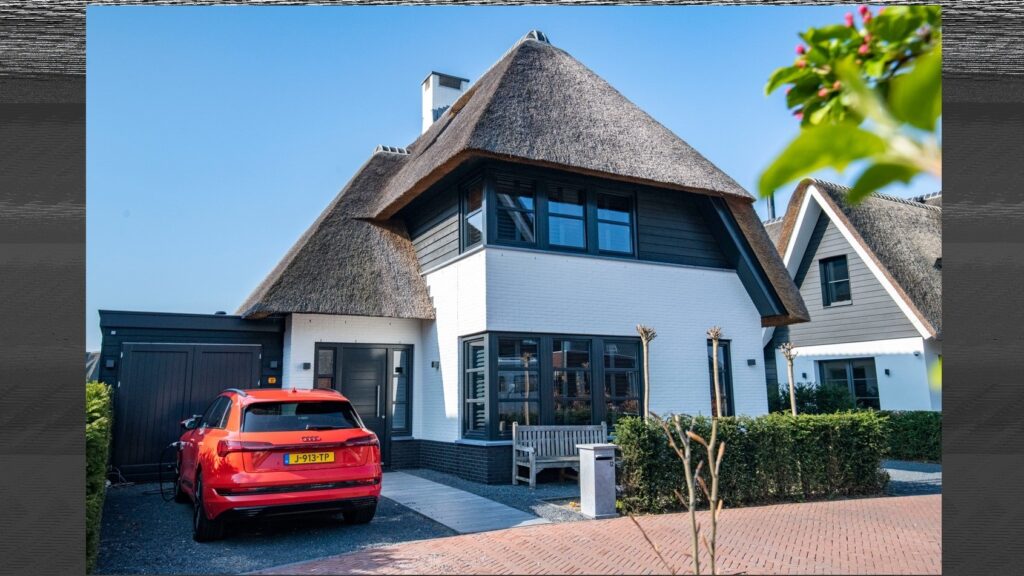 Klassieke woning met rieten kap