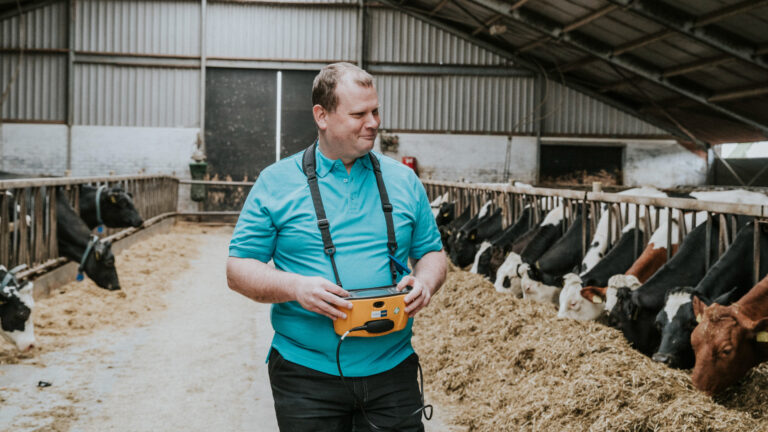 Interpolis Elektrakeuring Agrarisch – De Interpolis Elektrakeuring is een SCIOS Scope 10 inspectie waarmee brandveiligheid van elektrische installaties en daarop aangesloten apparatuur in kaart worden gebracht.