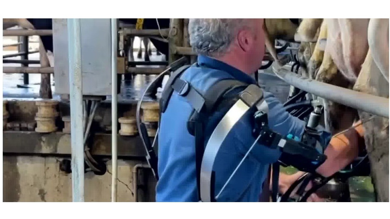 SKELEX 360 “Happy Milker” on Youtube https://youtu.be/oVsR2FEMuYM?si=2OCq-UjwQVdu5t_G